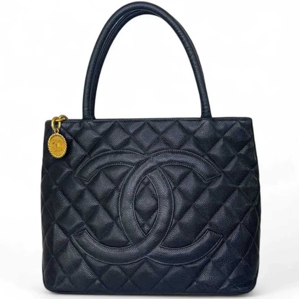 CHANEL Black Vintage CC Logo Caviar Leather Quilted Medallion Tote Bag - Picture 2 of 16